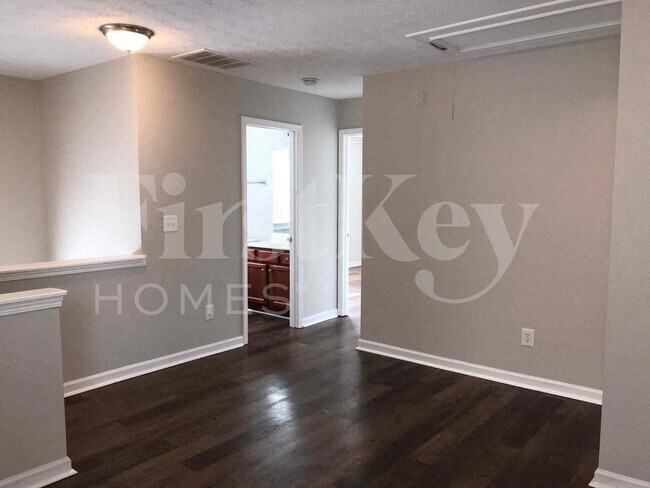 Building Photo - 311 Azalea Loop