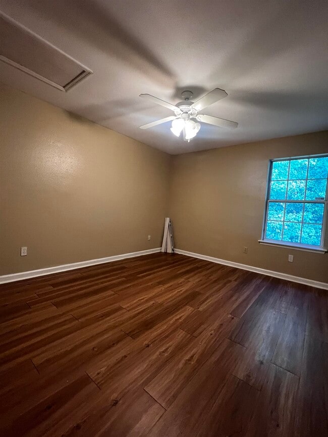 Building Photo - 1833 Nena Hills Dr