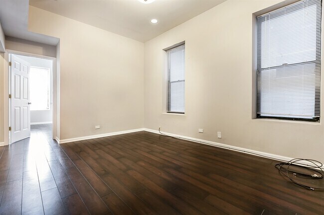 Building Photo - 1657 N Halsted St