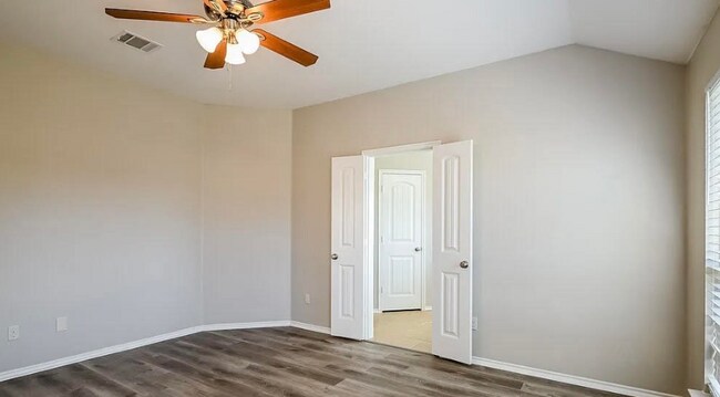 Building Photo - 113 Independence Tr