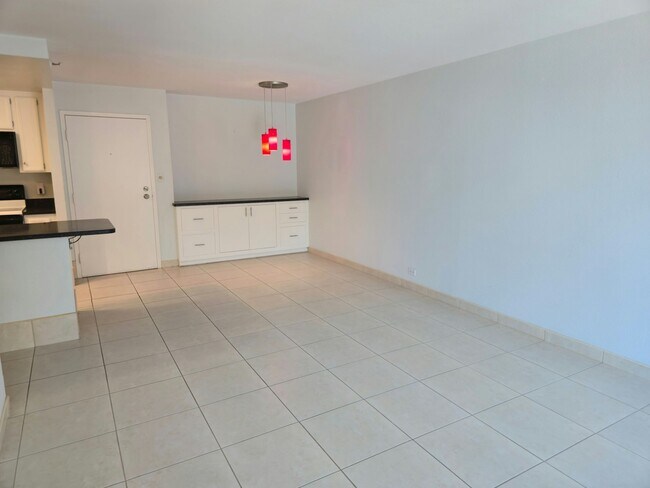 Building Photo - 1514 Seventh Avenue, Unit 205