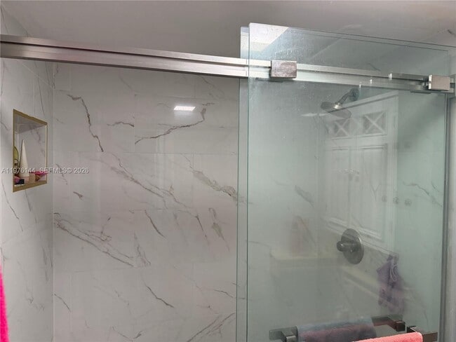 Building Photo - 20170 NE 3rd Ct