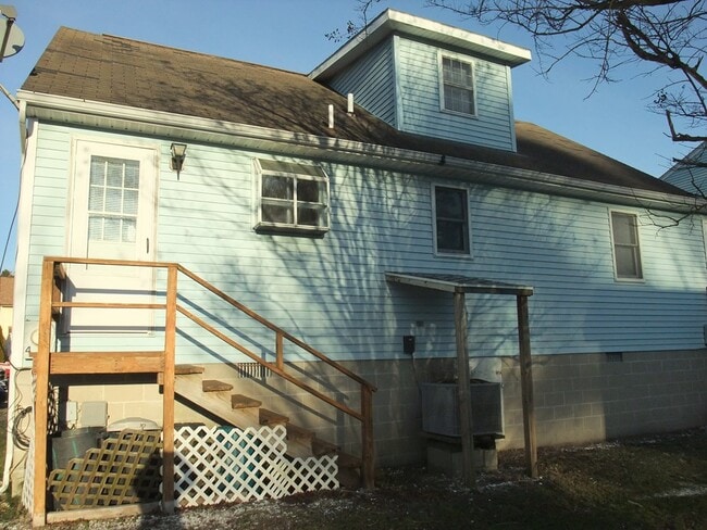 Building Photo - 3648 Ridge Rd