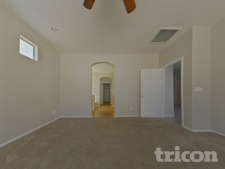 Building Photo - 22160 W Shadow Dr