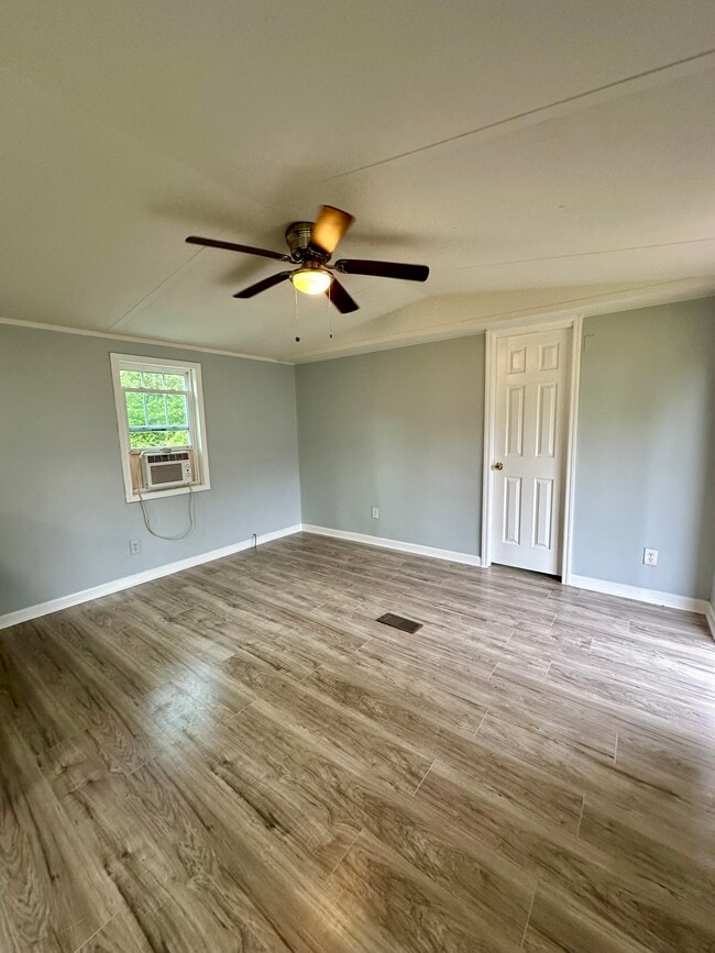 Building Photo - 652 Rices Creek Rd