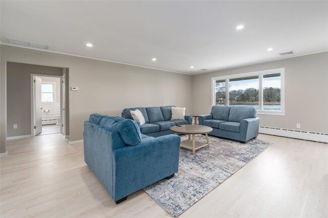 Building Photo - 1225 Westview Dr