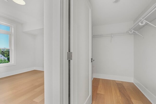 Building Photo - 62 Foundry St