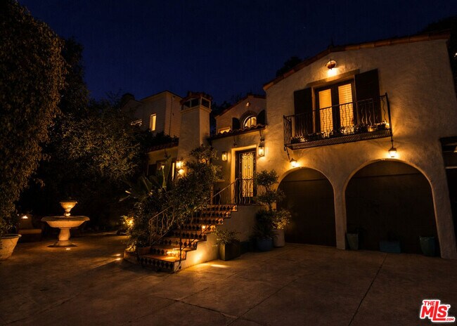 Building Photo - 1407 N Beverly Dr