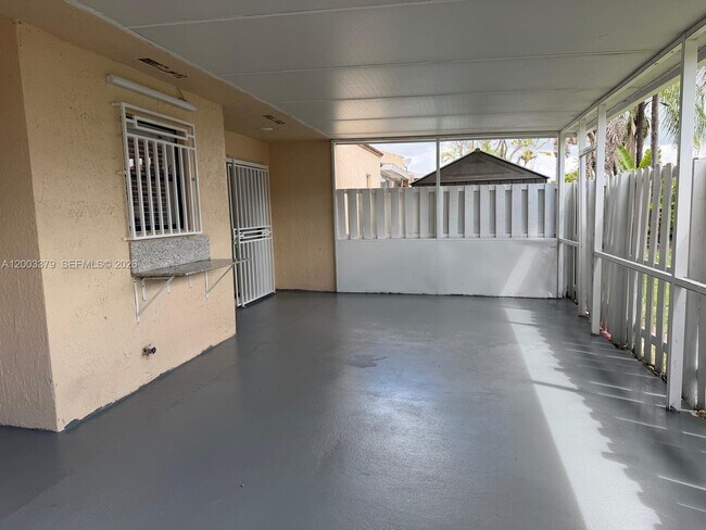 Building Photo - 9123 SW 149th Ct