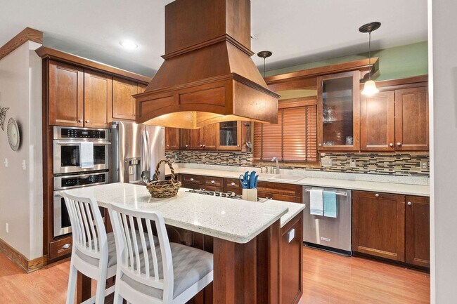 Building Photo - 209 Windmeade Cir