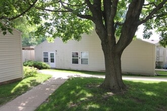 Building Photo - 1220 Village Rd