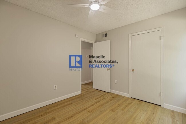Building Photo - 3 Bed/2 Bath Home in Pearl