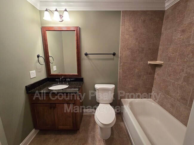 Building Photo - 216 Shady Ridge Ln