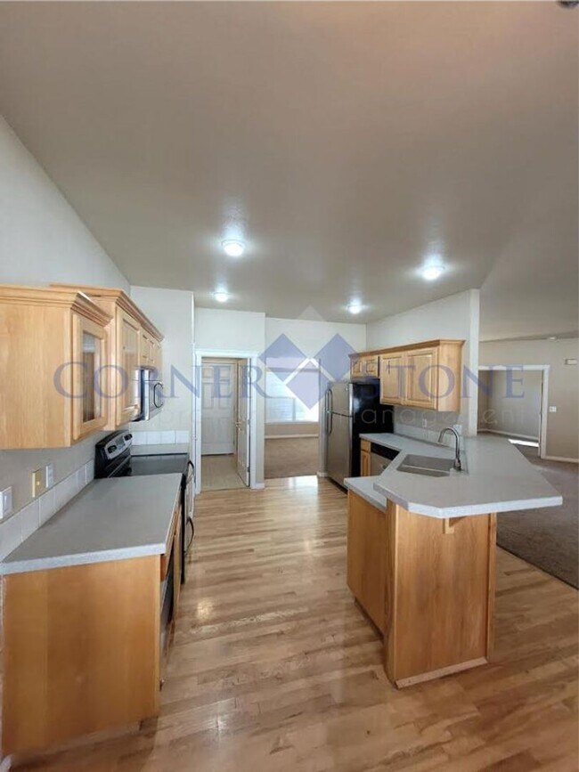 Building Photo - Wonderful Home Near GolfView Golf Course!