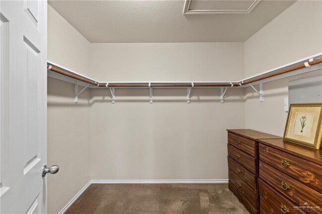 Building Photo - 33 Kika De La Garza St