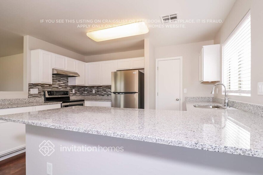 Building Photo - 23854 W Hadley St