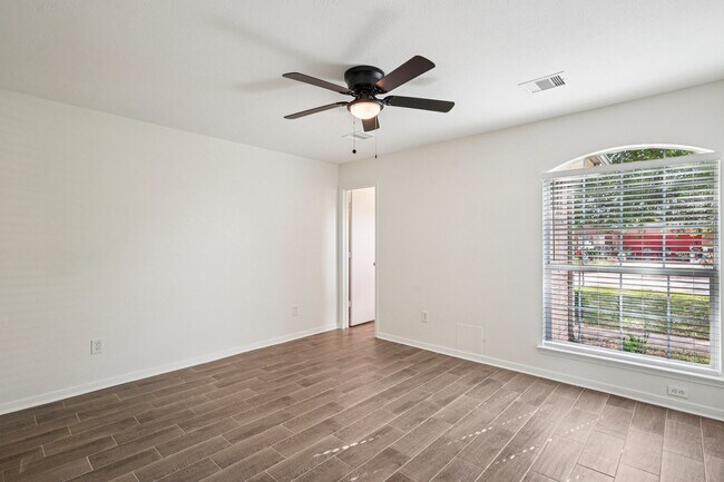 Building Photo - 11926 Panay Dr