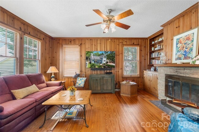 Building Photo - 1610 Park Rd