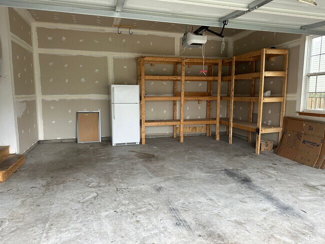 Building Photo - 223 Morlyn Dr