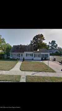 Building Photo - 304 Cummings Ave