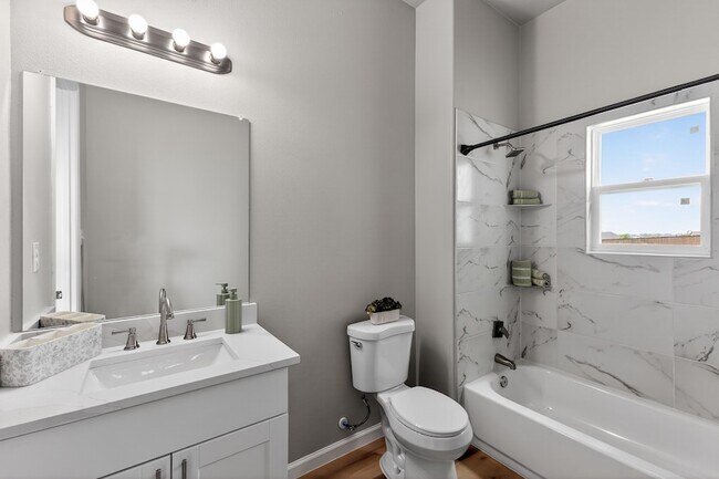 Building Photo - 521 Fox Hl Ct