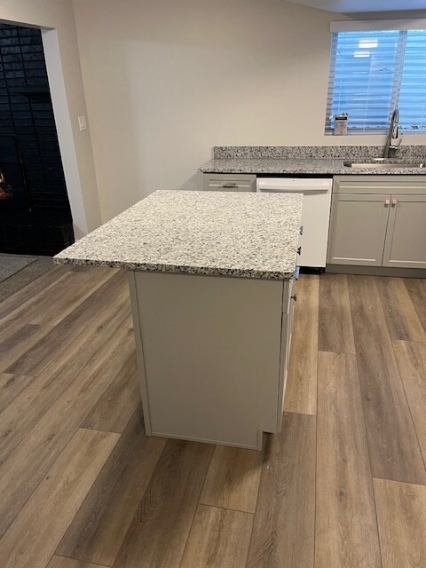 Kitchen - 2112 W Bowling Ave