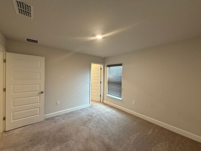 Building Photo - Truly Stunning 4-bedroom, 3-bathroom, 2 car garage in the beautiful new community of Villimar