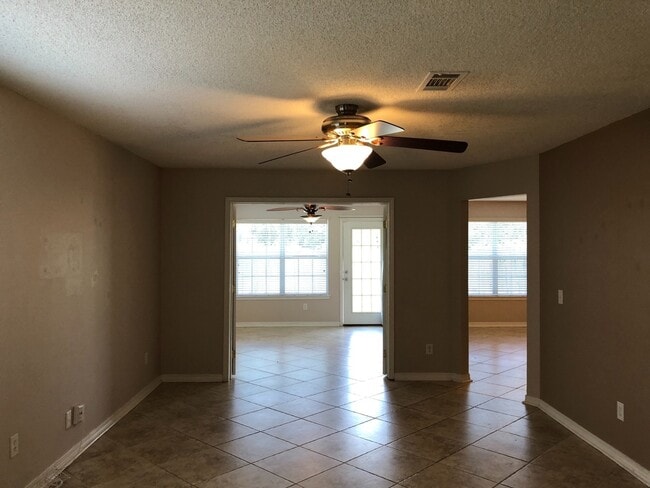Building Photo - Gulf Breeze - Grand Ridge - 4 bedroom, 2.5...