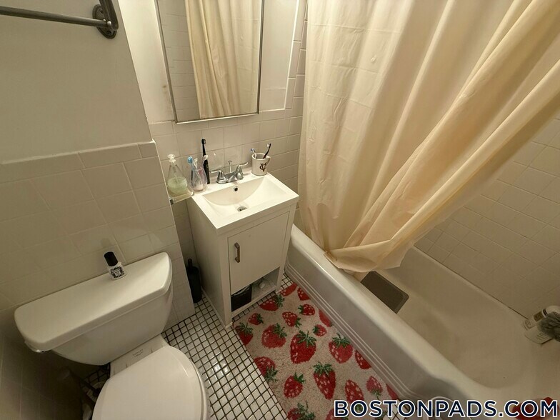 Building Photo - 16 Fuller St