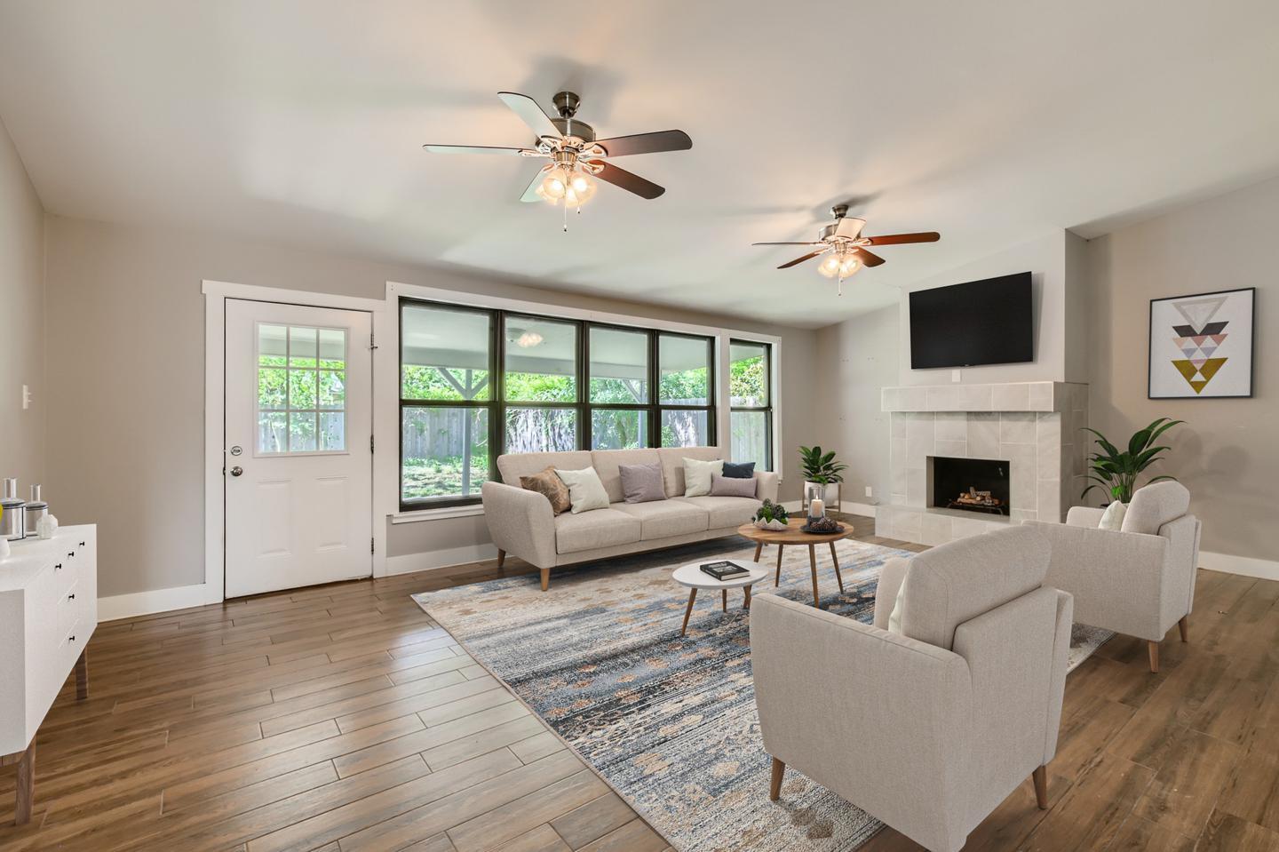 Building Photo - Beautifully updated Northwood home near Northridge Park