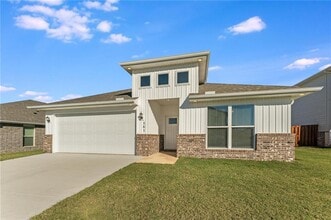 Building Photo - 561 Stoneseed St