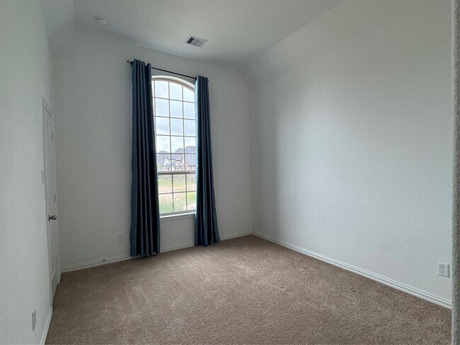 Building Photo - 8403 Terrace Valley Cir