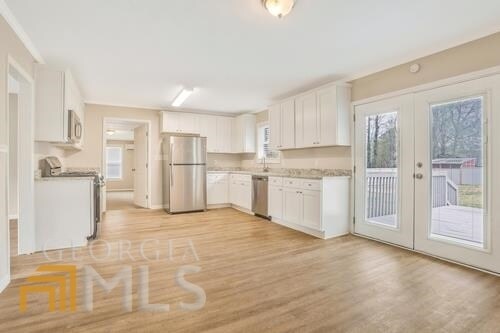 Building Photo - 1758 Poinsettia Dr