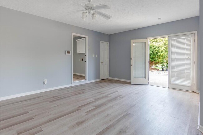 Building Photo - 9300 Greythorne Way