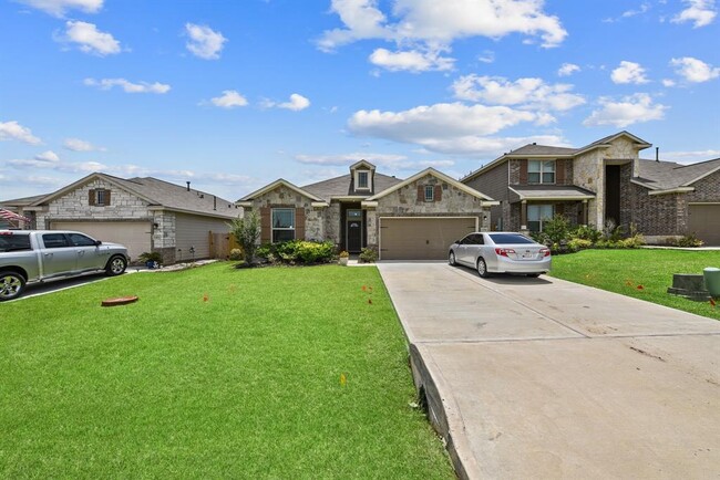 Building Photo - 13096 Laura Lake Dr