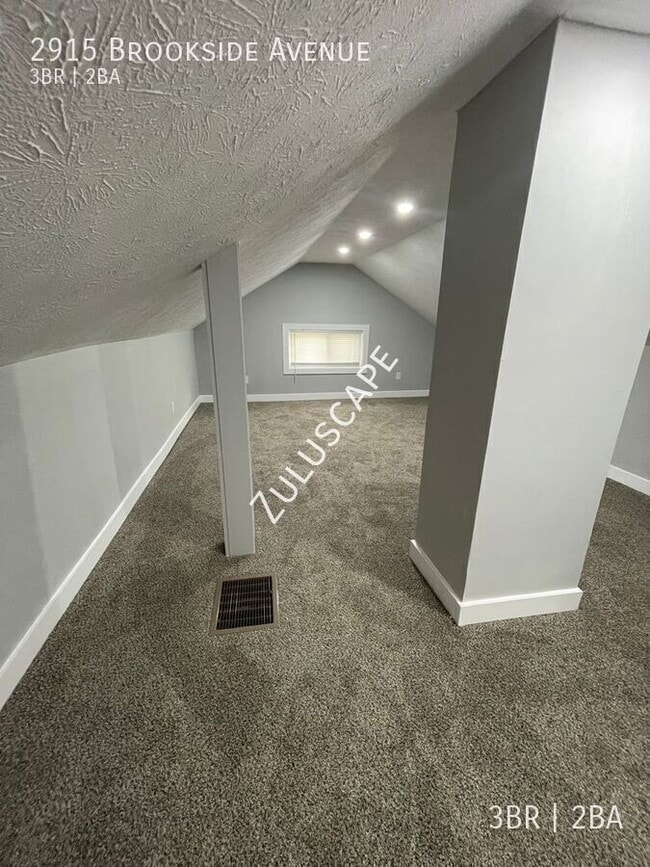 Building Photo - 2915 E Brookside Ave