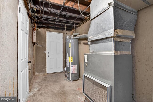 Building Photo - 125 W 21st St