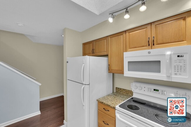 Building Photo - Updated Home in The Gatherings: A Hilton H...