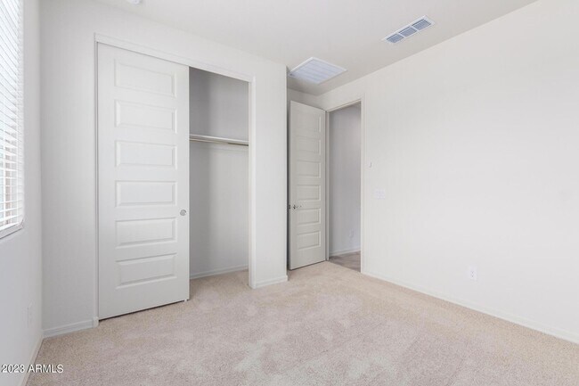 Building Photo - 8529 S 67th Dr