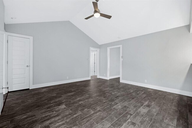 Building Photo - 3910 Hillside Dr