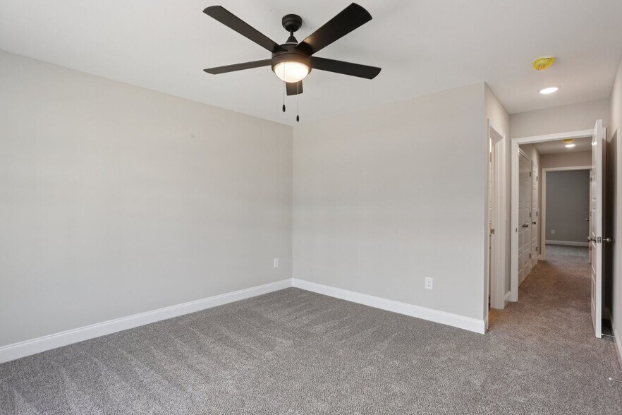 Building Photo - 2815 Trenton Rd