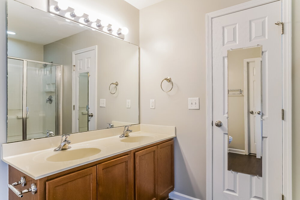 Building Photo - 167 Woodcreek Ln