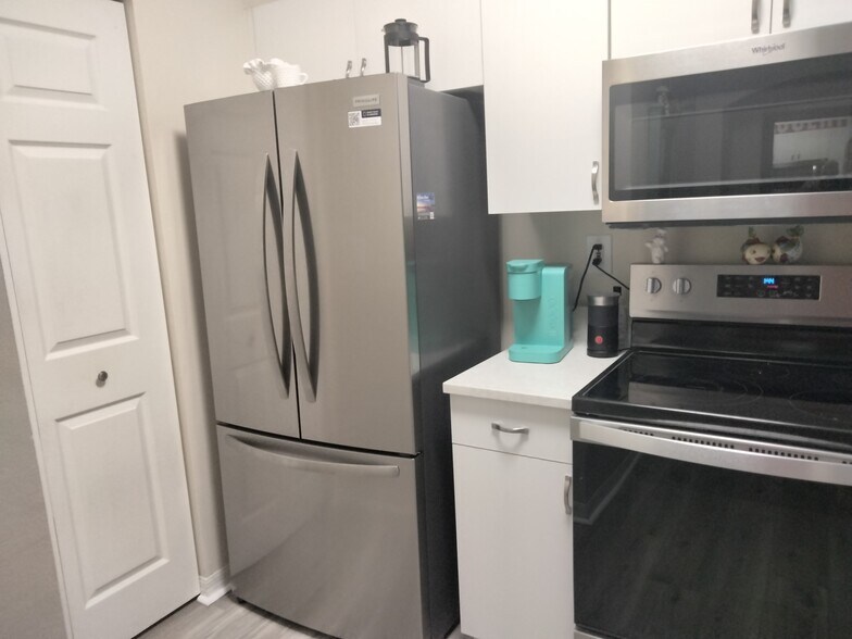 Building Photo - 520 Florida Club Blvd