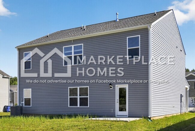 Building Photo - 3220 Highline Dr