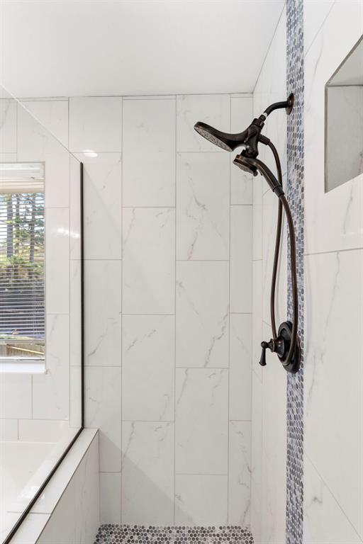 Building Photo - 79 Blue Creek Pl