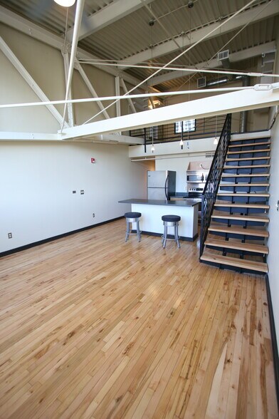 Building Photo - 300 Tijeras Ave NE