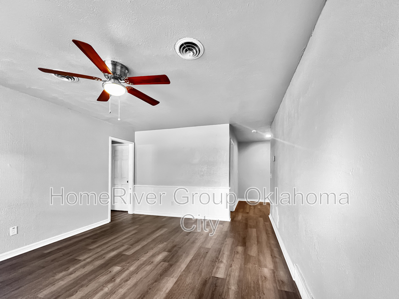 Building Photo - 1509 Hampton Rd