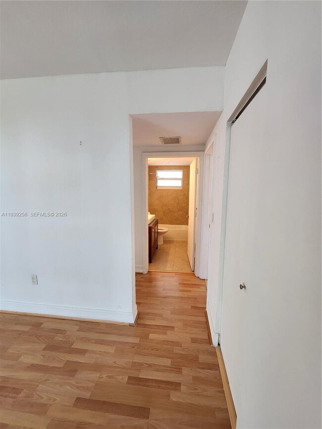 Building Photo - 1080 99th St