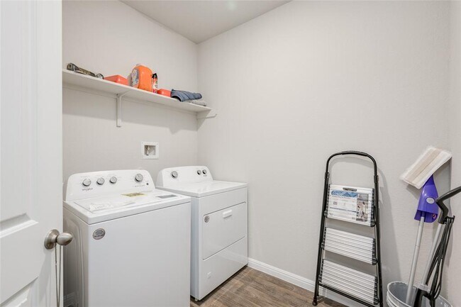 Building Photo - 102 Rainmaker Cv
