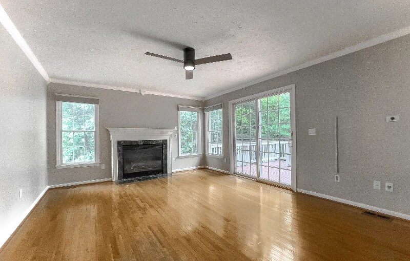 Building Photo - 23238 Willow Creek Way